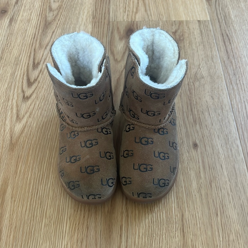 Ugg T Keelan Embossed Logo infant baby boots